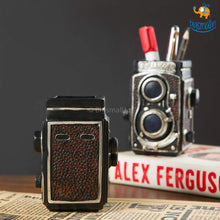 Load image into Gallery viewer, Vintage Camera Pen Holder
