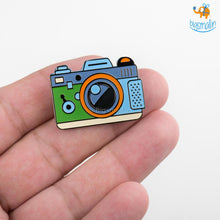 Load image into Gallery viewer, Camera Metallic Lapel Pin
