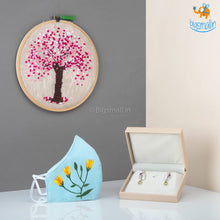 Load image into Gallery viewer, Hana Rakhi Gift Set For Sister
